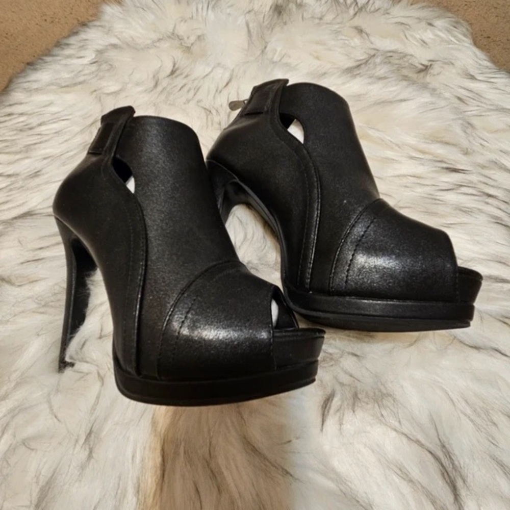 Chic Black Peep-Toe Heeled Boots